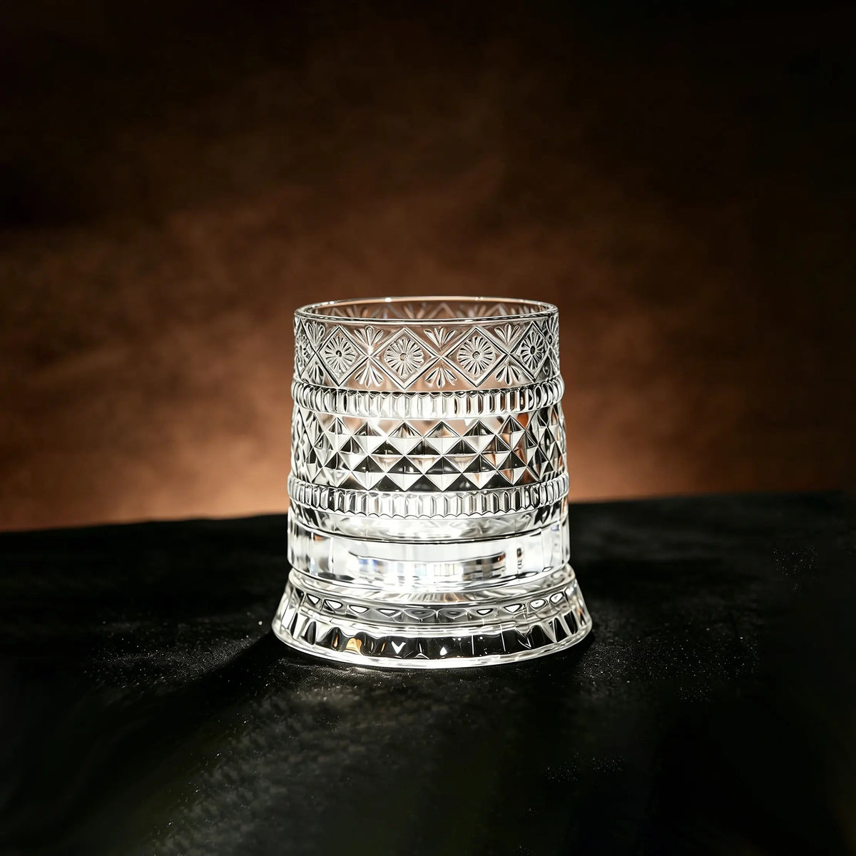 Whiskey Glass — Spinning, Crystal, Elegant, Unique, Modern, Luxury