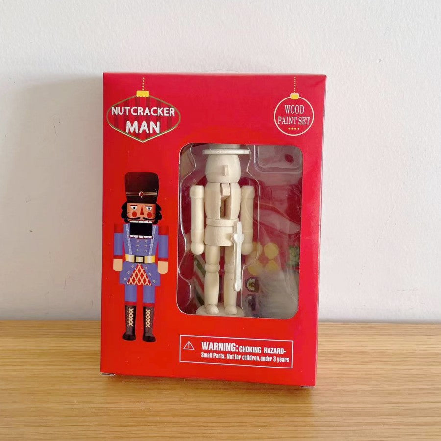 Classic Nutcracker made of wood, 13 cm