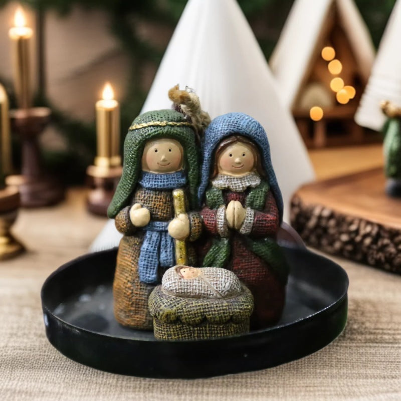 Christmas nativity figurine pendant made of resin