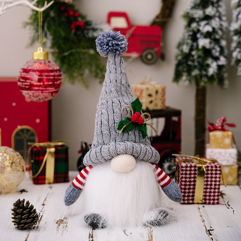 Illuminated Christmas gnome figurines with knitted hat