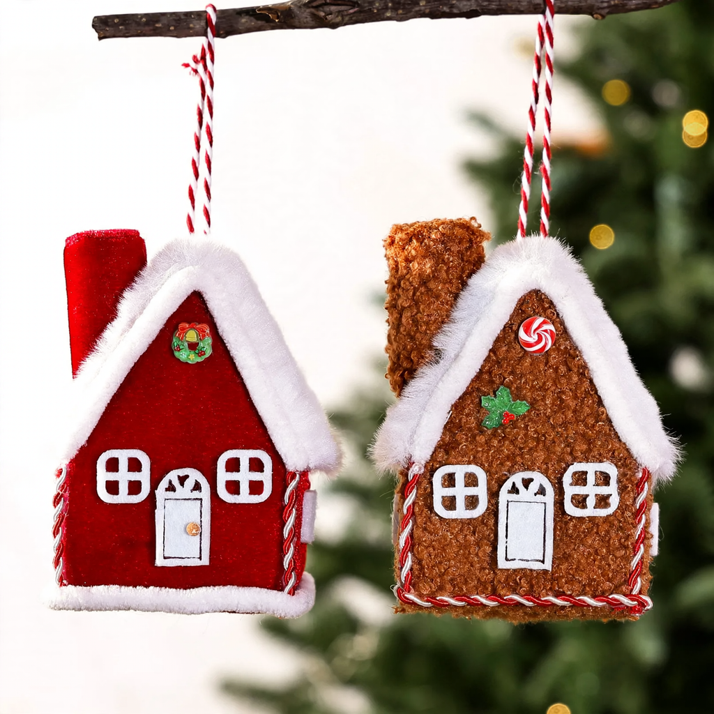 Christmas cabin hanger in gingerbread style
