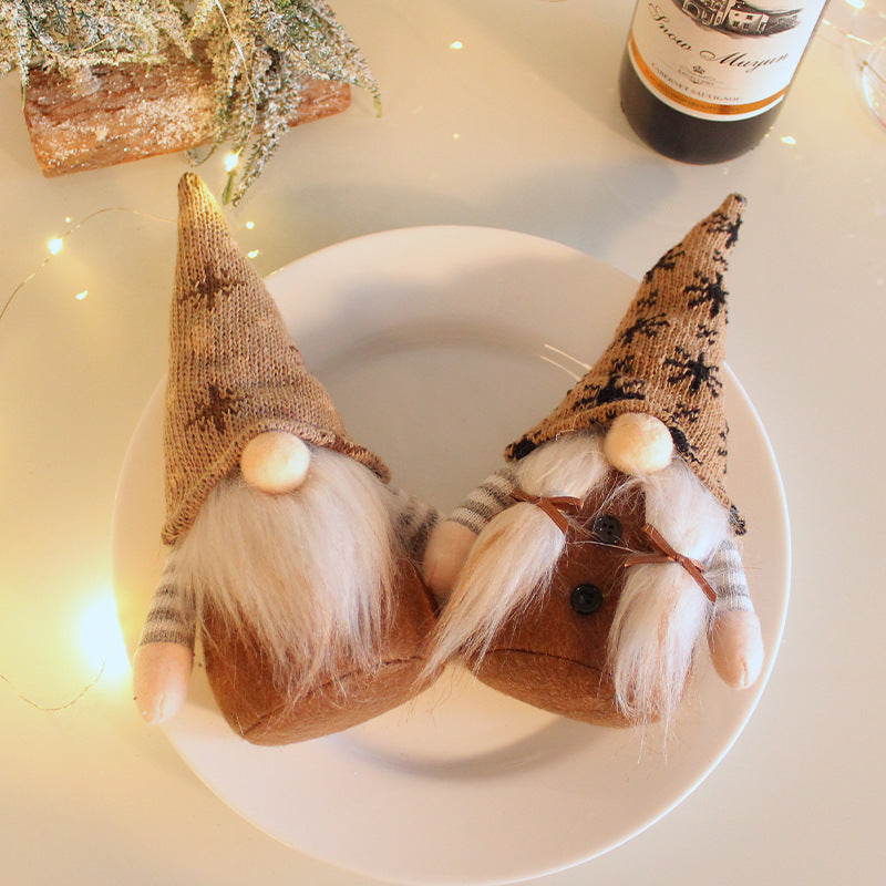 Christmas elf with knitted cap, brown