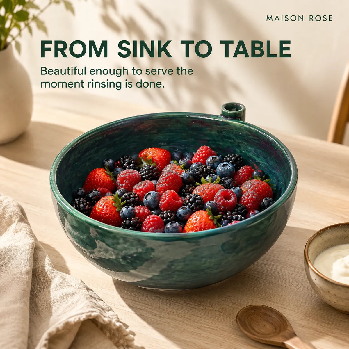 BerryBloom – Ceramic Fruit Rinsing Bowl