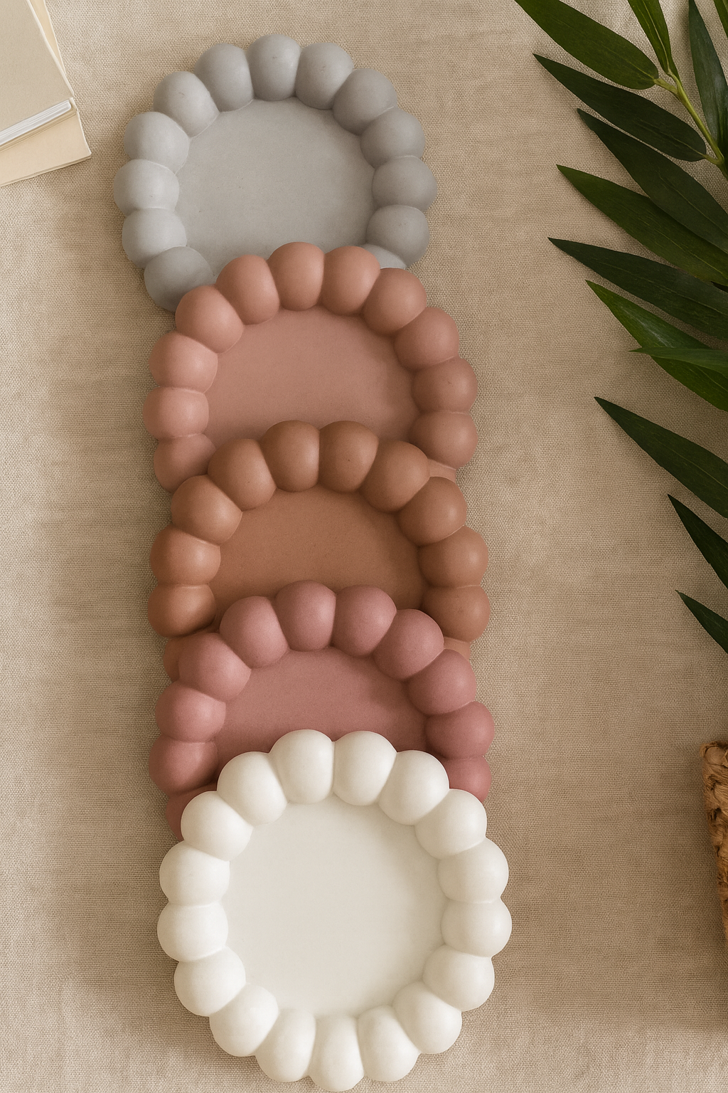 Bubble-Edge Concrete Jewelry Tray