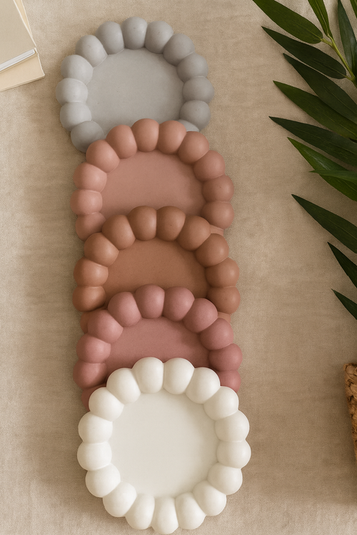 Bubble-Edge Concrete Jewelry Tray