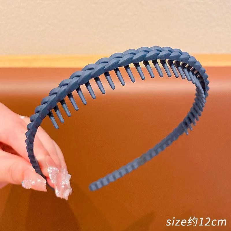 Stylish Matte Face Wash Headband with Teeth for Anti-Slip