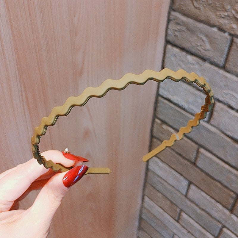 Stylish Matte Face Wash Headband with Teeth for Anti-Slip