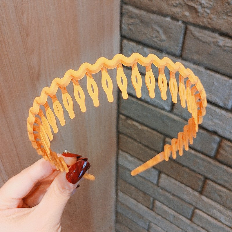 Stylish Matte Face Wash Headband with Teeth for Anti-Slip