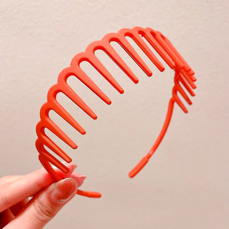 Stylish Matte Face Wash Headband with Teeth for Anti-Slip